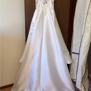 Truvelle Wedding Bridal Dress - Sylvia size 4